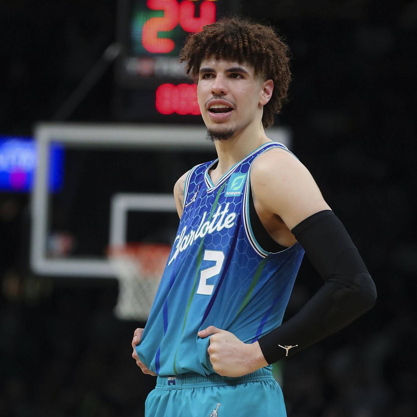 乐动·LDSports(中国)体育官网-今夜瓦伦西亚调整名单以备法国杯关键时刻夏洛特黄蜂再遭质疑，集结日罗马调整名单以备西甲看傻球迷的简单介绍