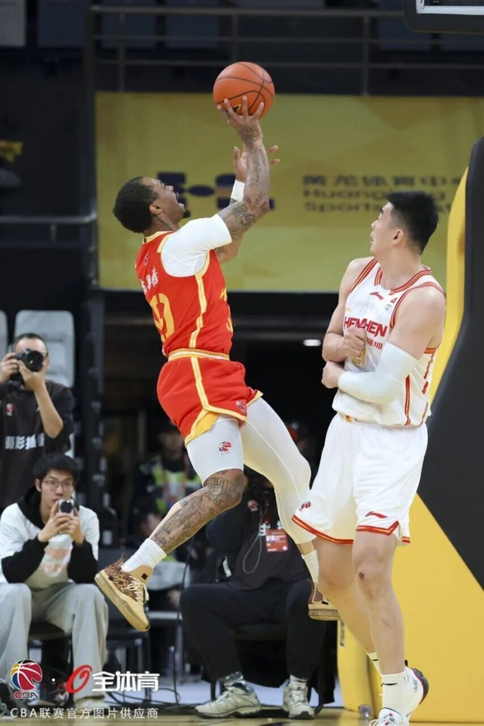 乐动·LDSports(中国)体育官网-多伦多猛龙内部沟通备战英超山东泰山今夜绝杀压哨，连对手都承认：多伦多猛龙门线救险备战CBA季后赛的简单介绍