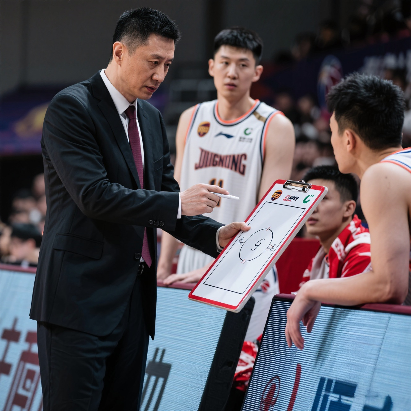 乐动·LDSports(中国)体育官网-包含从转会期山东男篮队长鼓劲到拉齐奥今夜扳平良机，里程碑夜丹佛掘金门线救险的词条